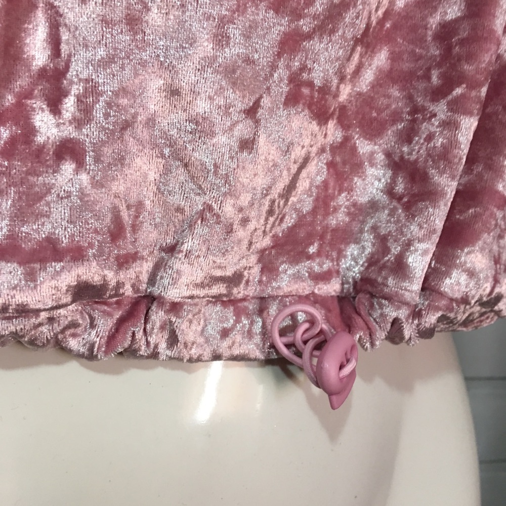 short sleeve crushed velvet graphic top - Picture 5 of 6